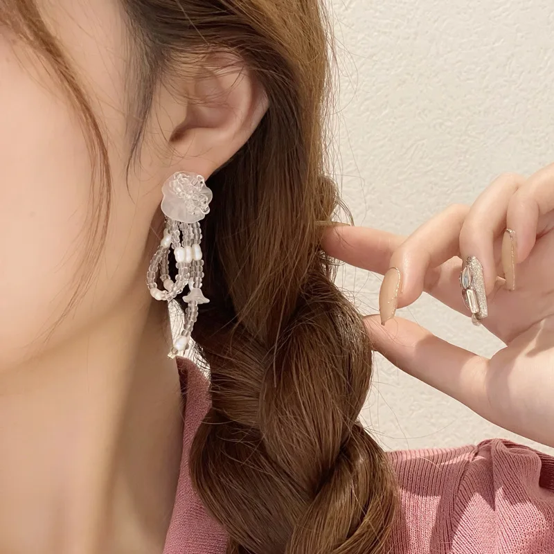 

New Flowers White Beads Earrings for Women Bowknot Temperament Designer Earrings Jwellery for Girls