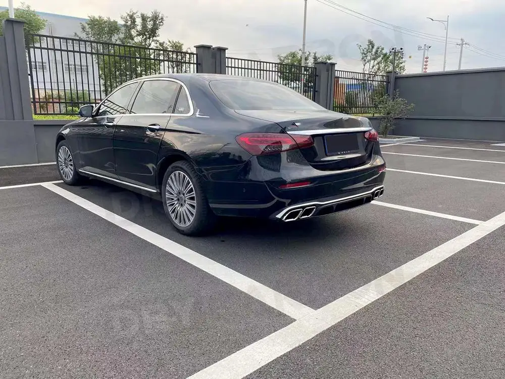 Глянцевый черный диффузор заднего бампера в автомобильном стиле с насадками для