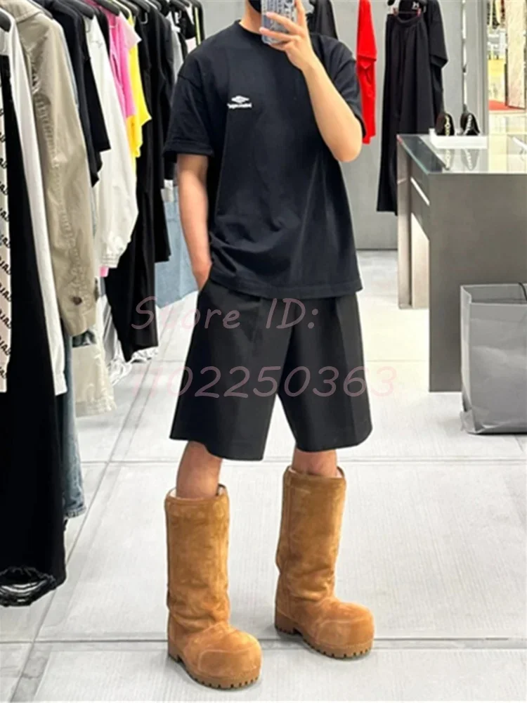 Коричневые сапоги до середины икры на платформе в стиле ретро однотонные