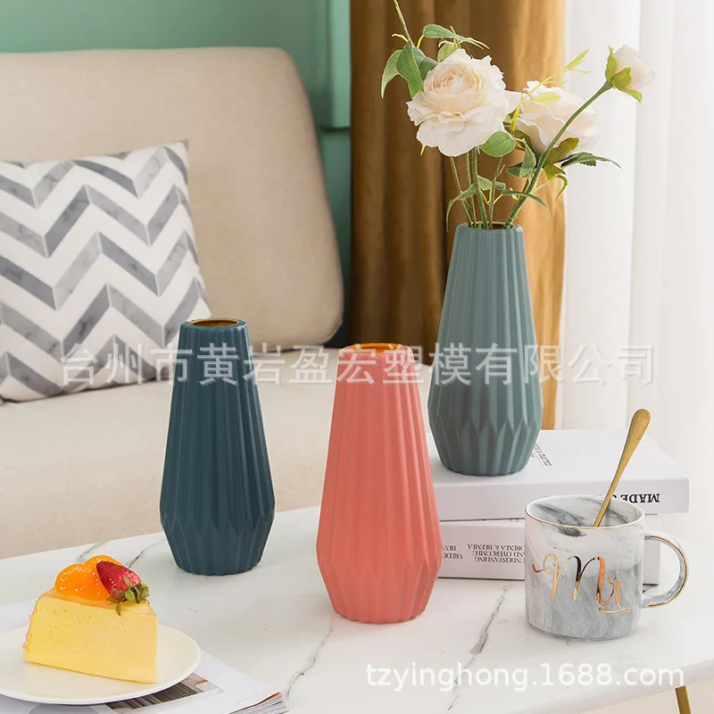 

Пластиковая ваза с имитацией глазури в скандинавском стиле, простой цветочный узор для гостиной, для телевизора, шкафа, домашнее украшение ...
