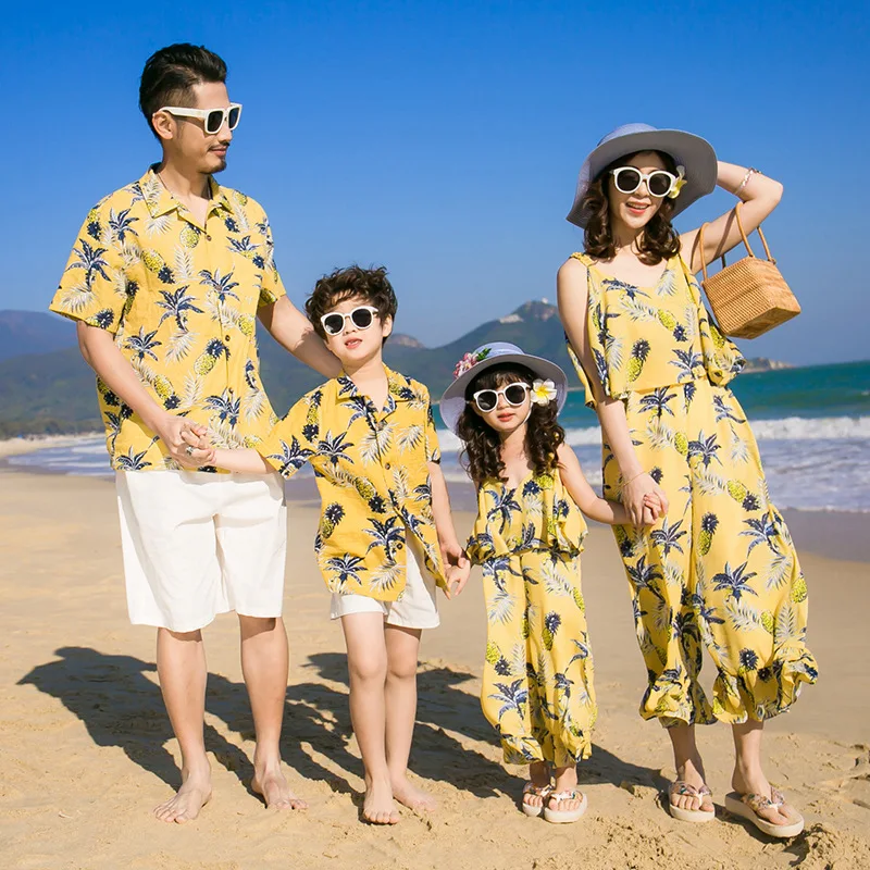 

Vacations 2023 Family Shirts Set Vacation Dad Son Outfits Mom Girls Suspender Pants Resorts Look Mother Daughter Beach Jumpsuit