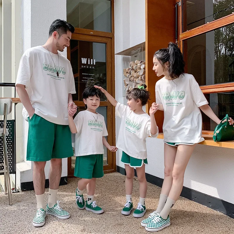 Семейные футболки для всей семьи Одежда родителей и детей звеньевая координация