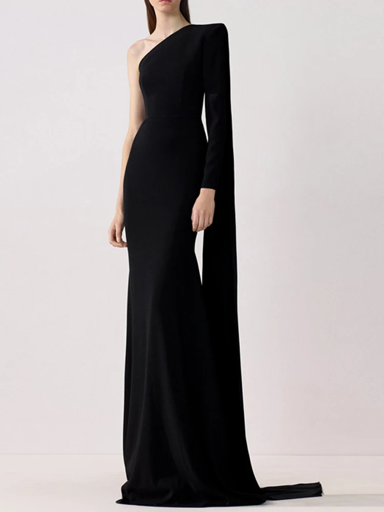 Женское вечернее платье на одно плечо с диагональным воротником