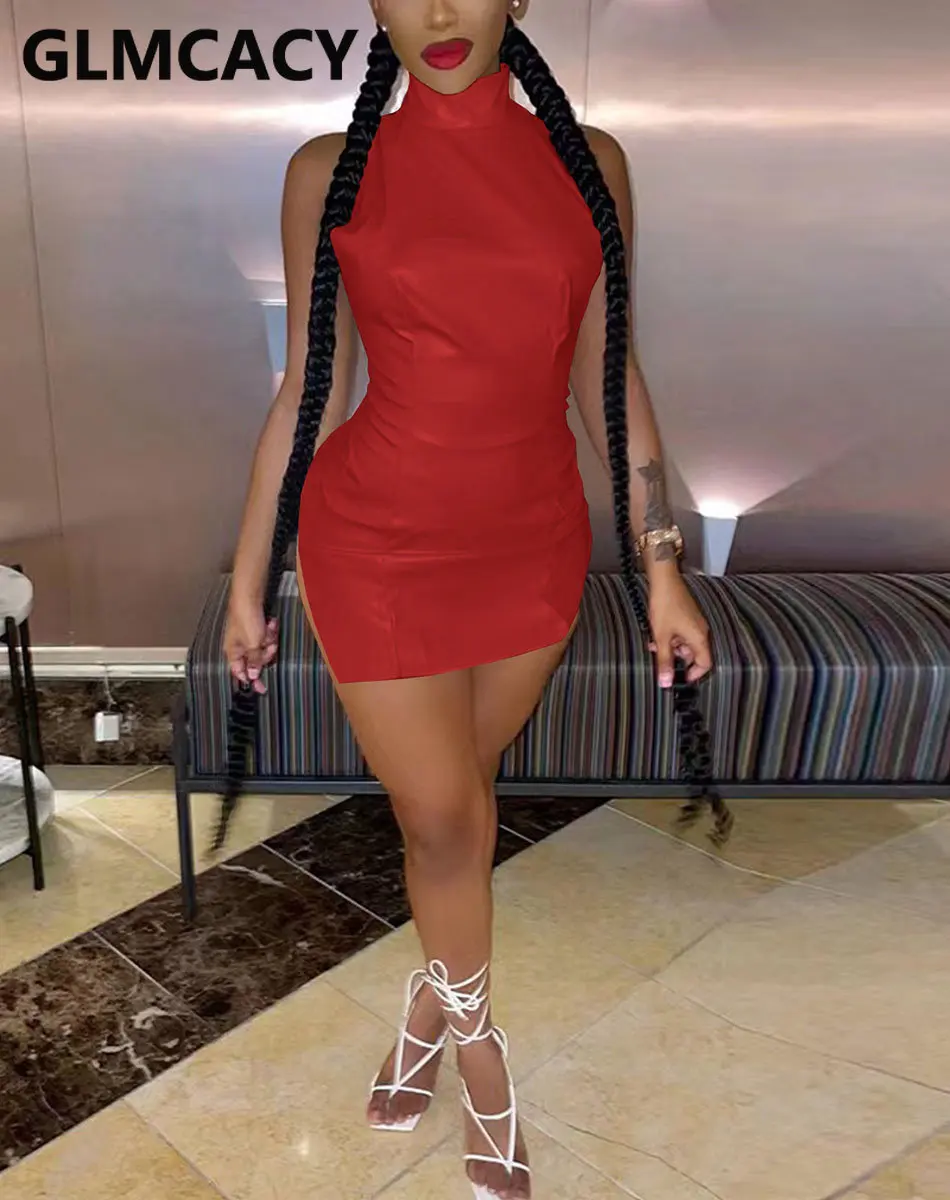 

Женское платье из искусственной кожи без рукавов с воротником «хомут»