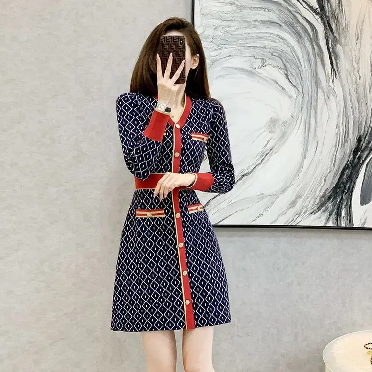 

2022 autumn and winter new temperament slim fashion knitted dress women