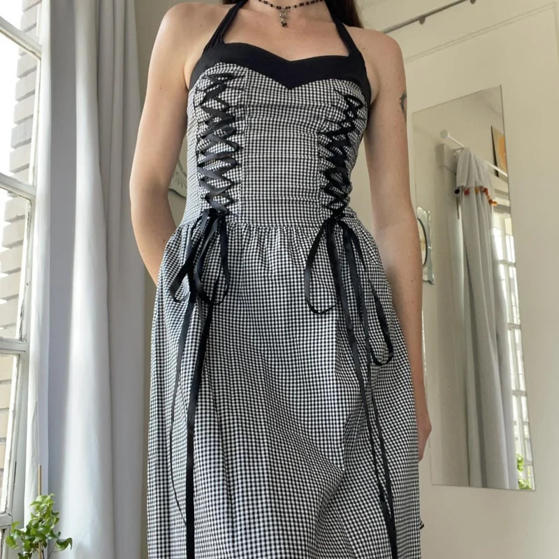 

2023 Summer New casual style Women's Fashion French Sweet Plaid Strap Sexy Open Back Hanging Neck Dress elegant befree