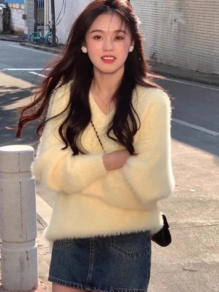 2024 New Idle Sle Milk Fufu White Mink Velvet Sweater Women Autumn and Winter V-neck Inner wear Base Top Thick