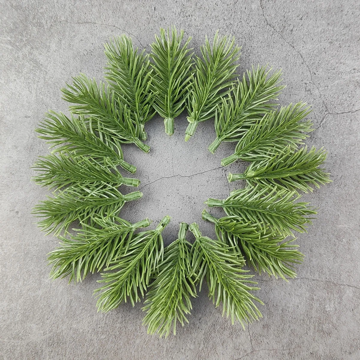 

10Pcs Christmas Tree Wreath Pine Needle Artificial Flower Fake Plant Green Grass Wall Home Wedding Party Decoration Jungle Vase