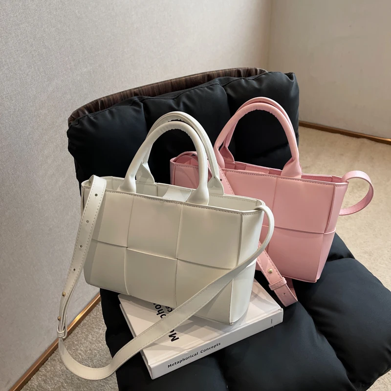 

Large-capacity 2023 Trend Fashion Large Capacity Woven Handbags And purses Shopper Tote Bag Luxury Designer Beach Bag For Women