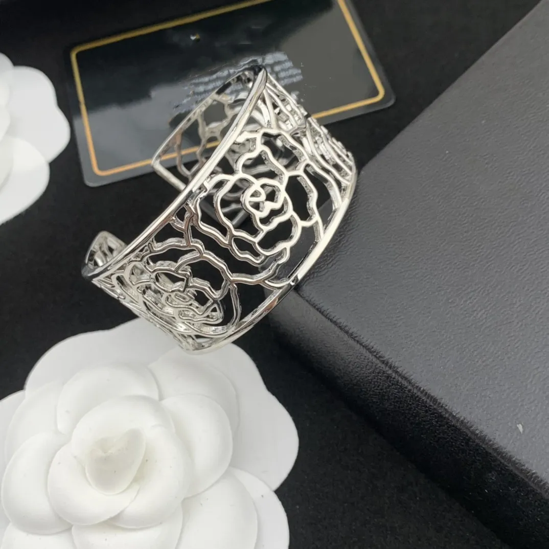 

Модный телефон