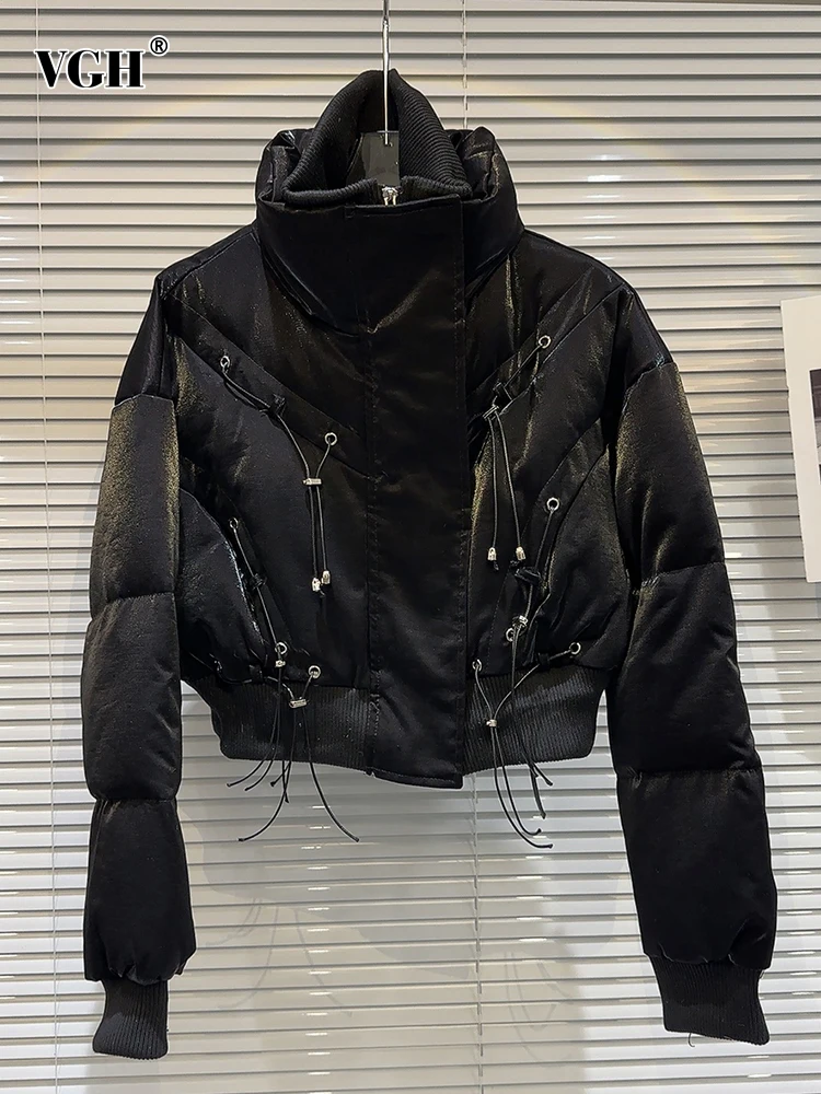 

Женское зимнее пальто на завязках с воротником-стойкой и длинным рукавом