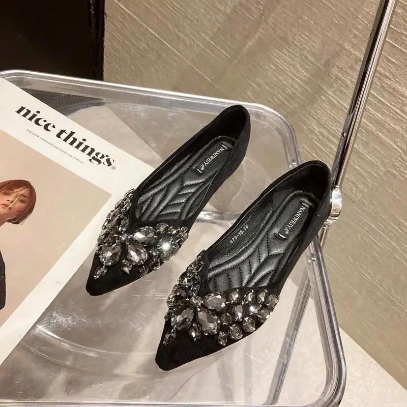 Женская обувь Черная женская на плоской подошве с острым носком Мода 2024 Новое