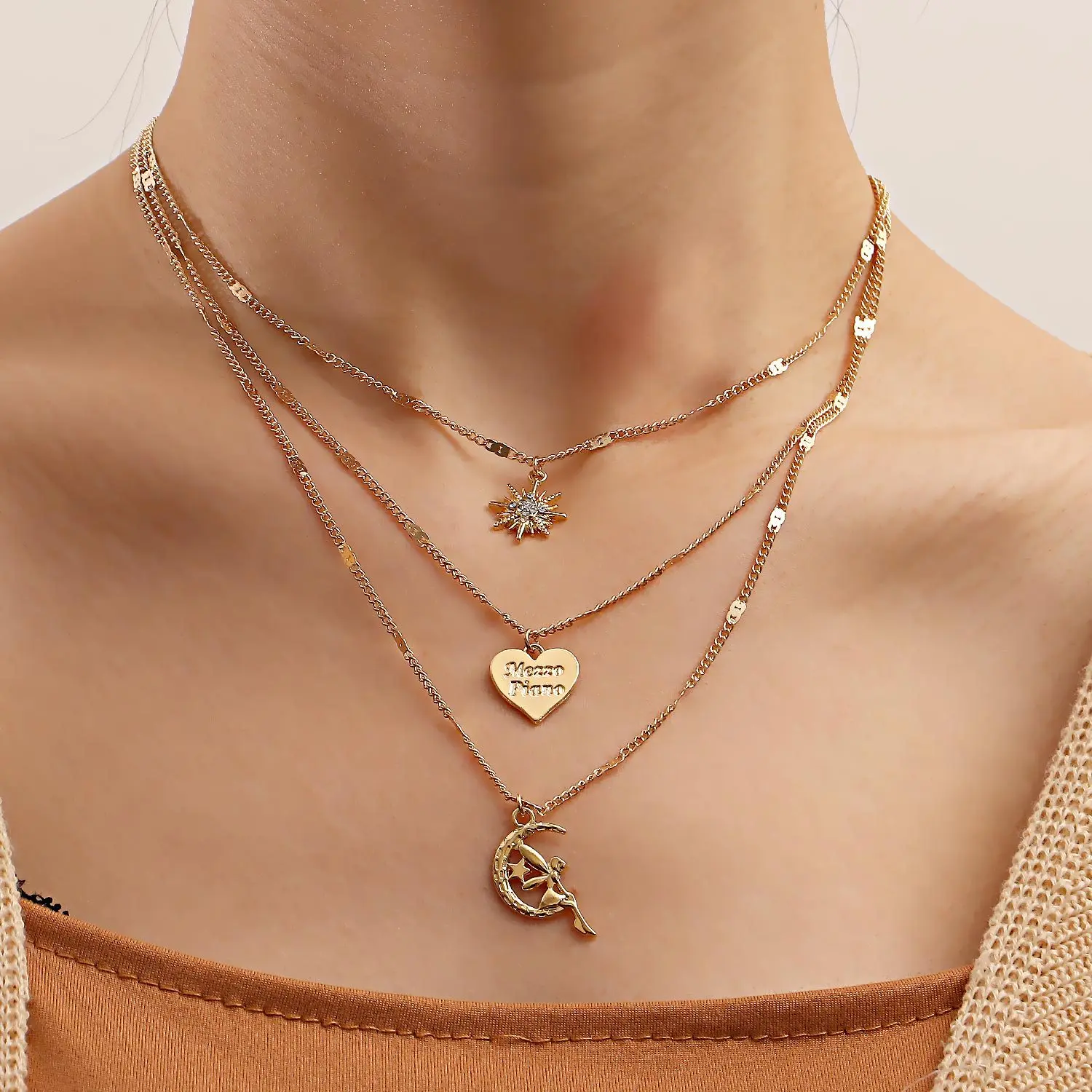 

Fashion Multi-layer Golden Retro Love Necklace Niche Design Eight-pointed Star Clavicle All-match Multilayer Sweater Chain