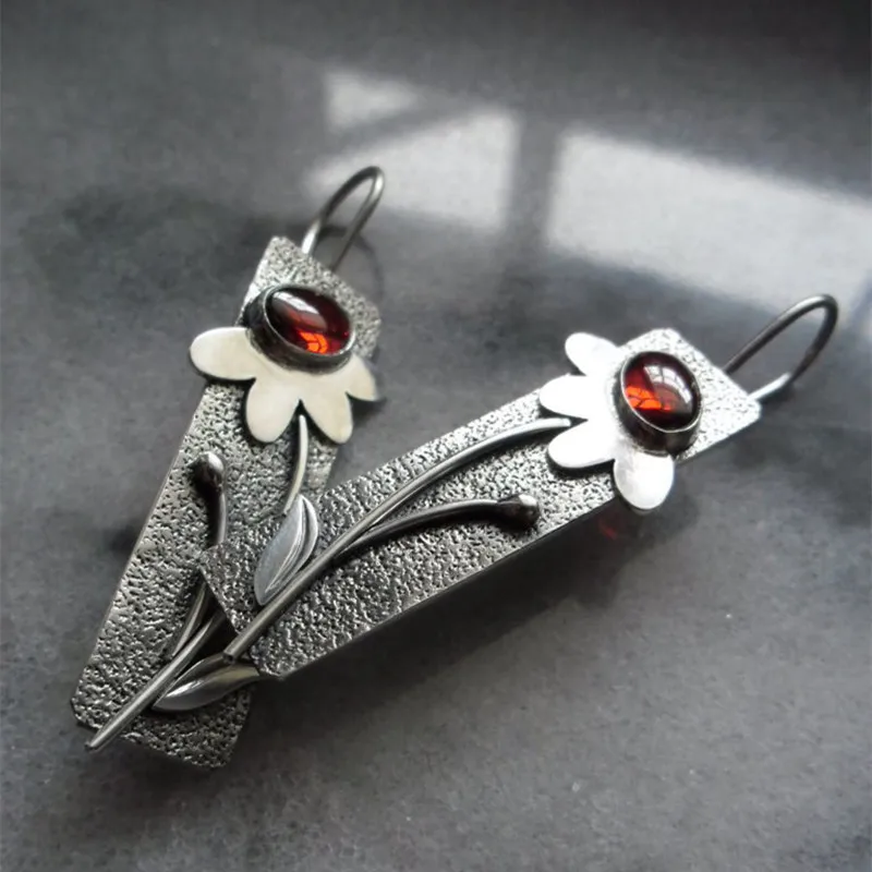 

FONECT Ethnic Leaf Flower Hook Earrings Vintage Metal Silver Botanical Floral Inlaid Red Stone Pendant Earrings Women's Jewelry