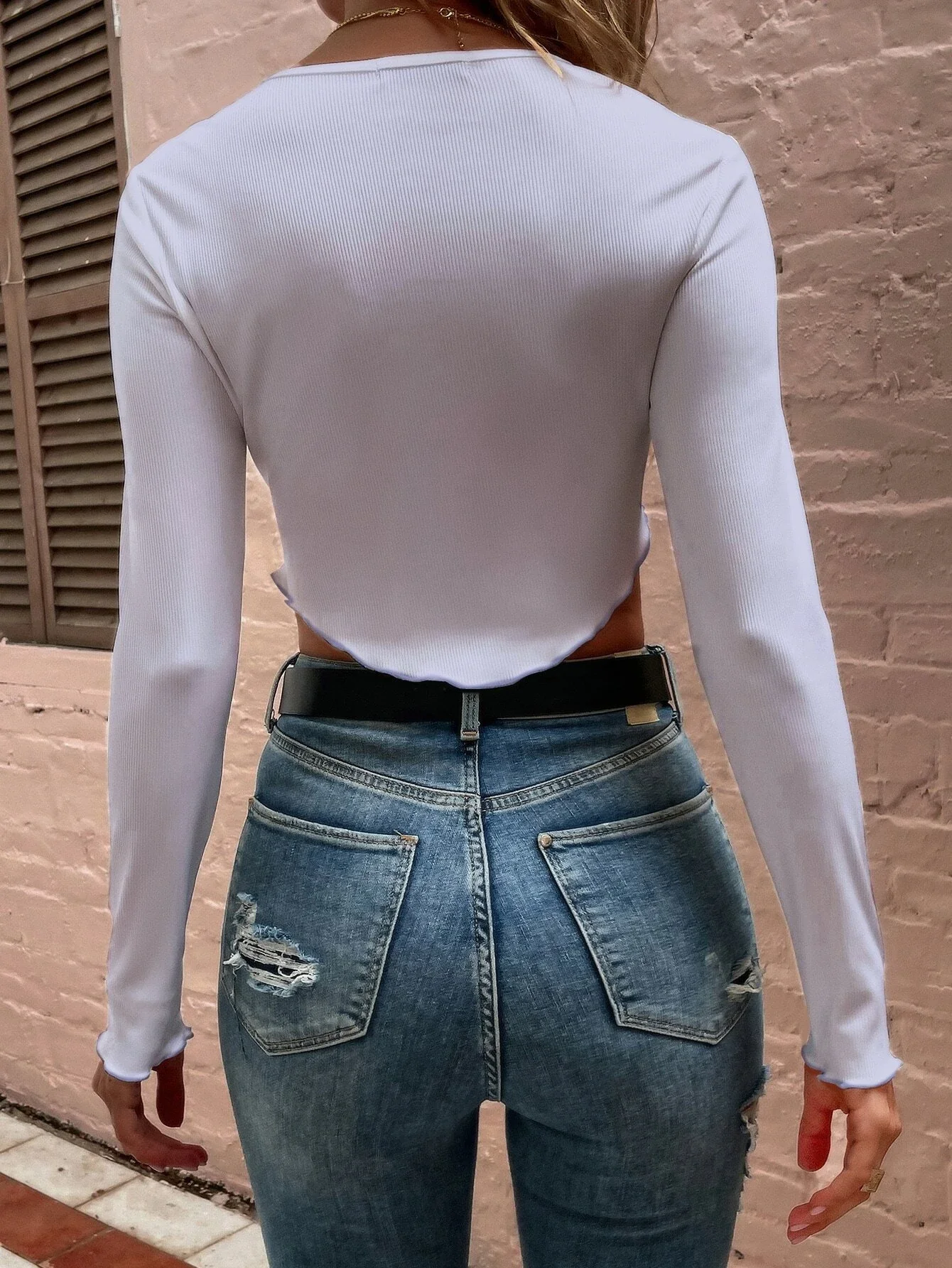 

y2k Lettuce Trim Curved Hem Crop Tee