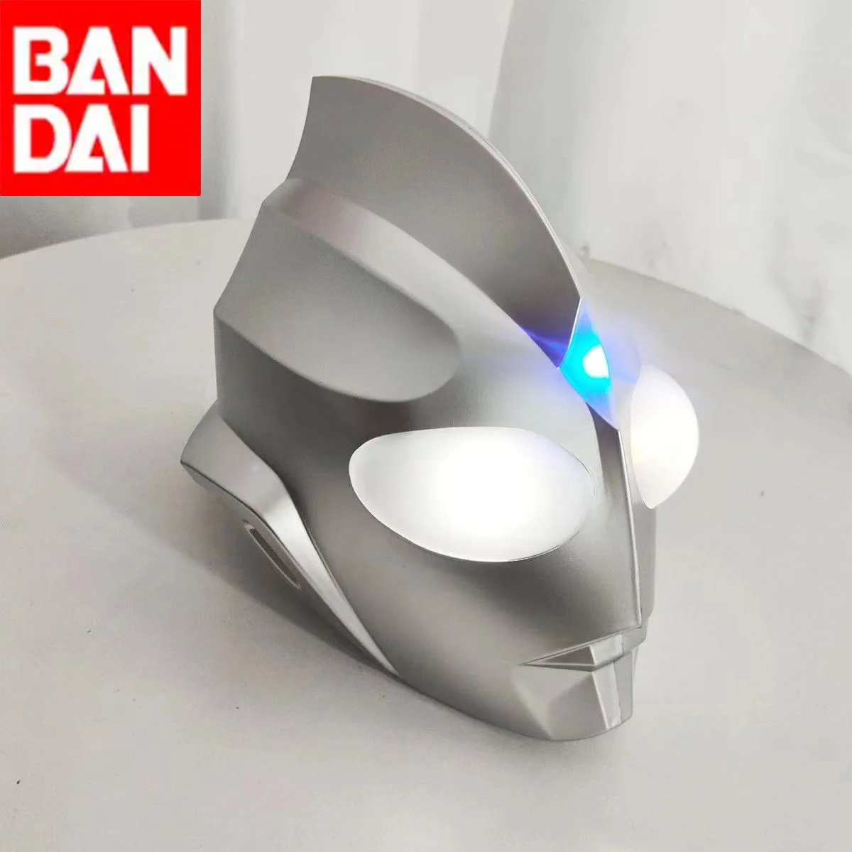 

Шлем Ультрамен Bandai, светодиодный абажур на Хэллоуин, Мадока Дайго, косплей, детская игрушка для мальчиков, детский день рождения