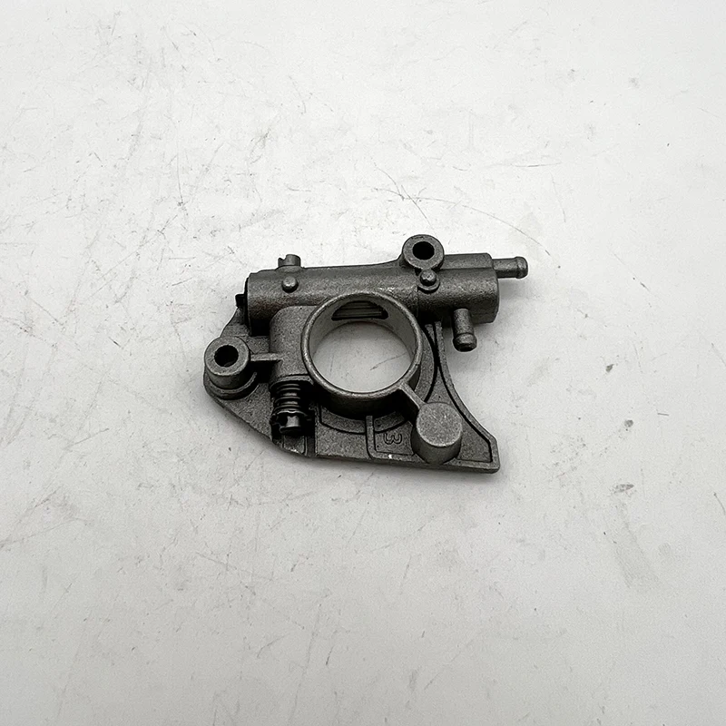 Масляный насос, подходит для садовых бензопил 4400 44CC CS4400 CS 4400