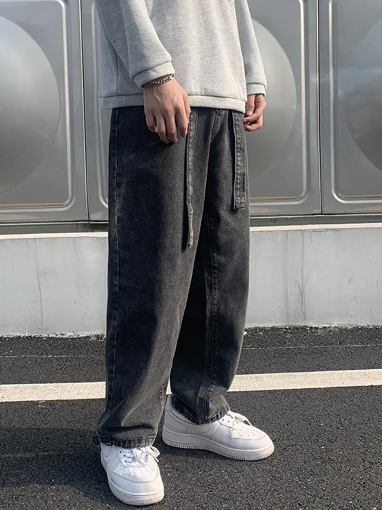 

SYUHGFA 2022 Korean Style Men Jeans Drawstring Elastic Waist Belt Loose Casual Denim Pants Large Size Male Fashion Trousers