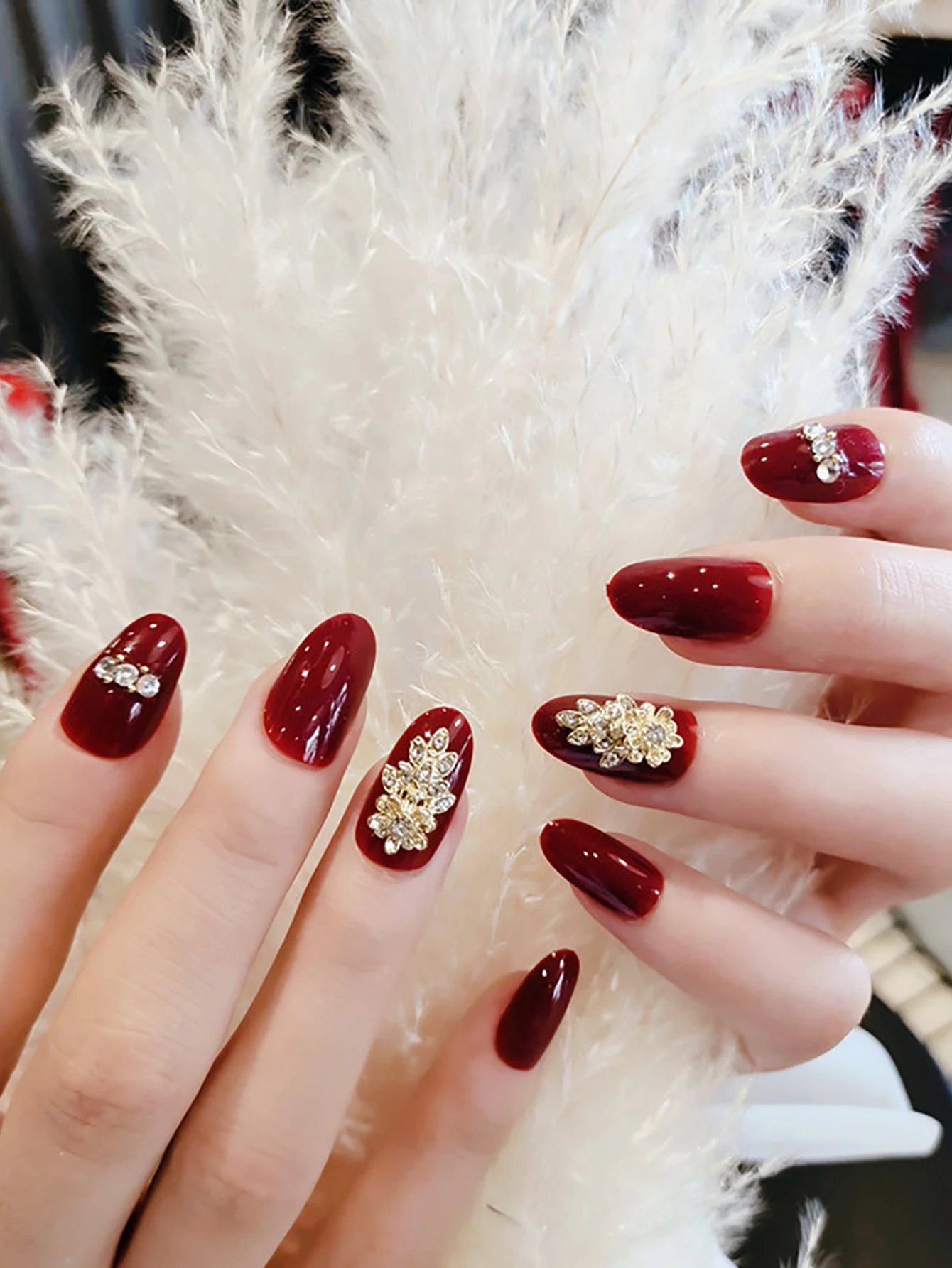 

Burgundy Long Almond Bride False Nails Lightweight and Easy to Stick Fake Nail for Professional Nail Art Salon Supply