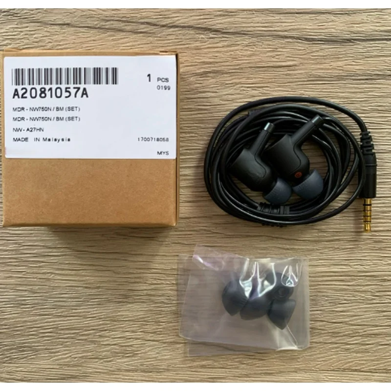 Фото Наушники Sony MDR-NW750N белые, проводные, с шумоподавлением, новые, в запечатанной упаковке, стерео, с глубокими басами, с микрофоном №2