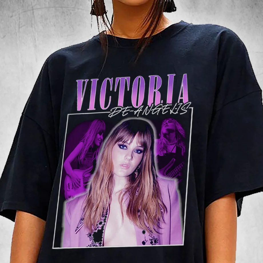 

Victoria De Angelis Maneskin T-Shirt-