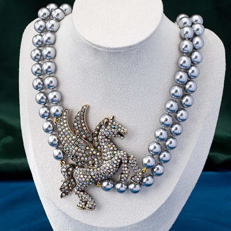 Женское ожерелье с подвеской в виде животного