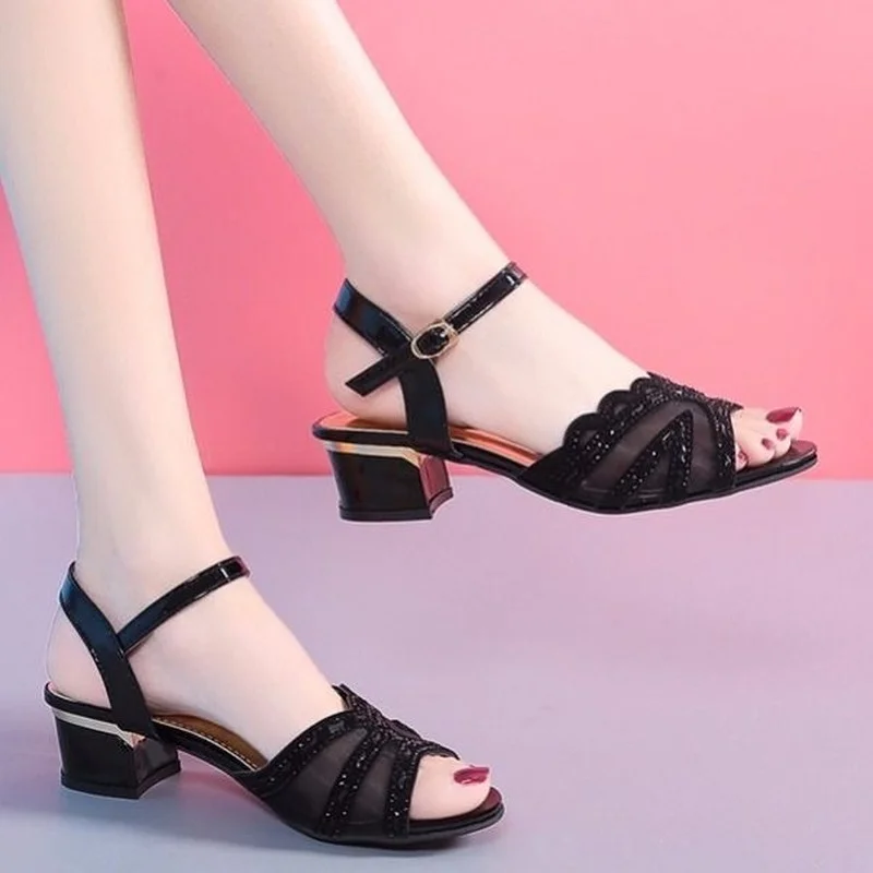 

2022 New Women's Rhinestone Summer Middle-aged Comfortable Sandals Thick-heeled Middle-heeled Non-slip Ladies Sandals 35-40