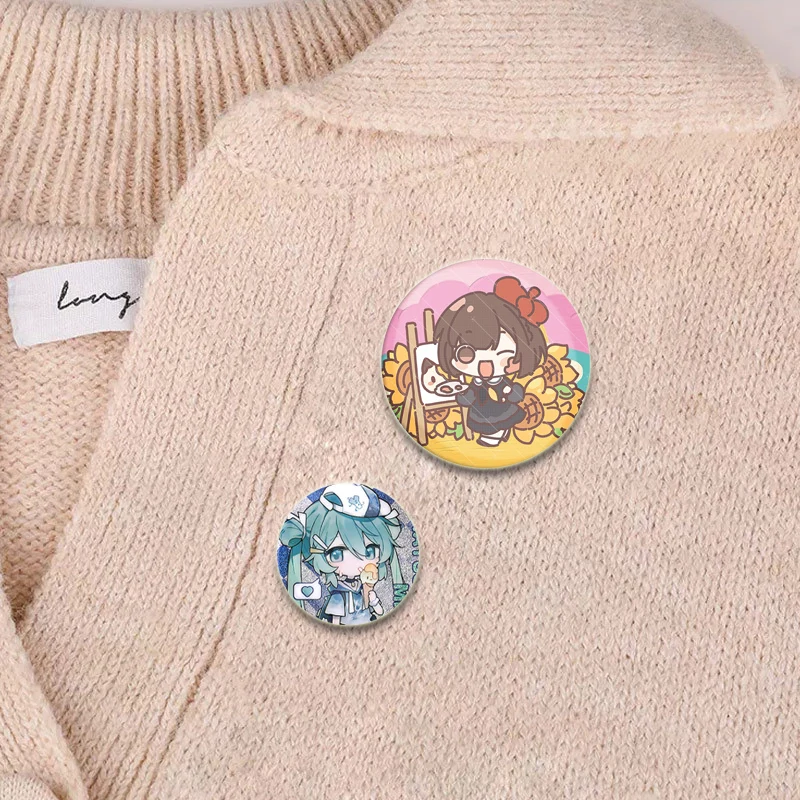 Брошь с аниме принтом цвет в ассортименте