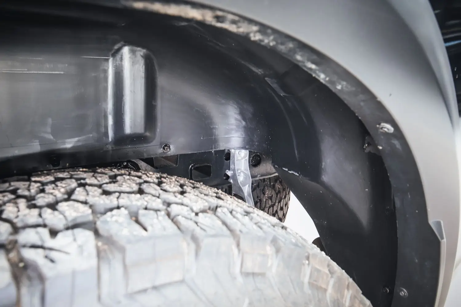 Фото Защитные накладки на задние колесные арки JHO для Ford F150 Raptor 2024-2026, защита внутренних крыльев. №4