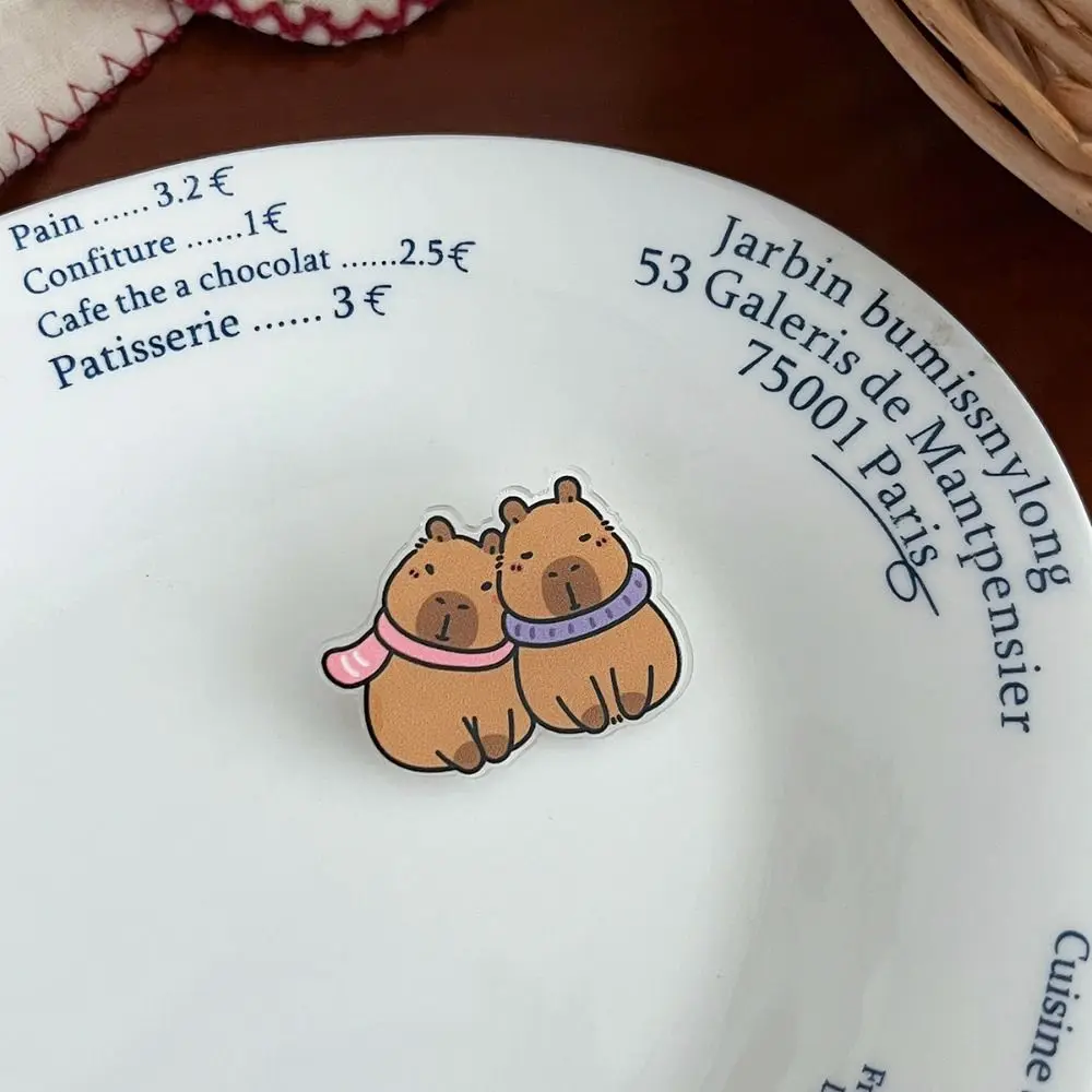 Изысканная нагрудник акриловая булавка-капибара милая брошь-капибара модная с