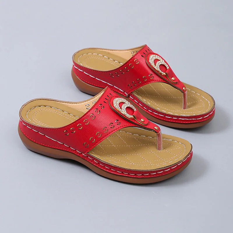 Женские пляжные шлепанцы 2022 летние сандалии на танкетке стразы тапки платформе с