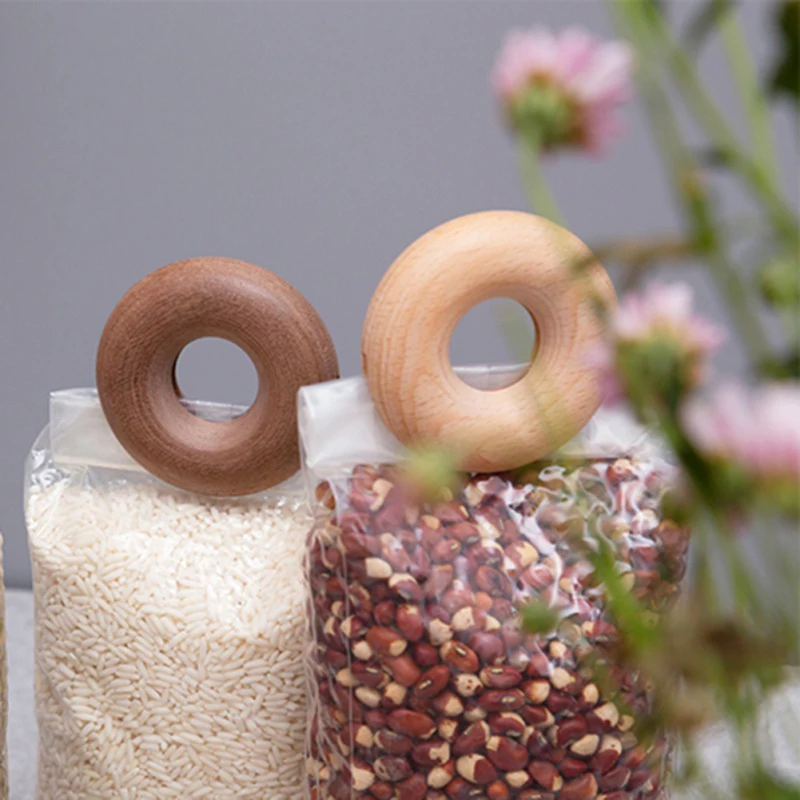 

Walnuts Wooden Sealing Clips Creative Beech Donuts Sealing Clip Solid Wood Snack Clips Tea Sealing Strips Storage for Kitchen