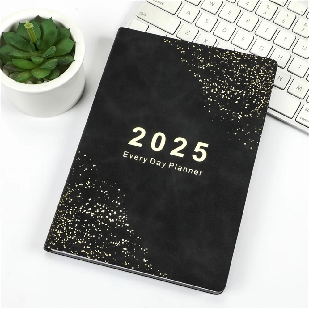 Блокнот с ежедневным расписанием на 2025 год