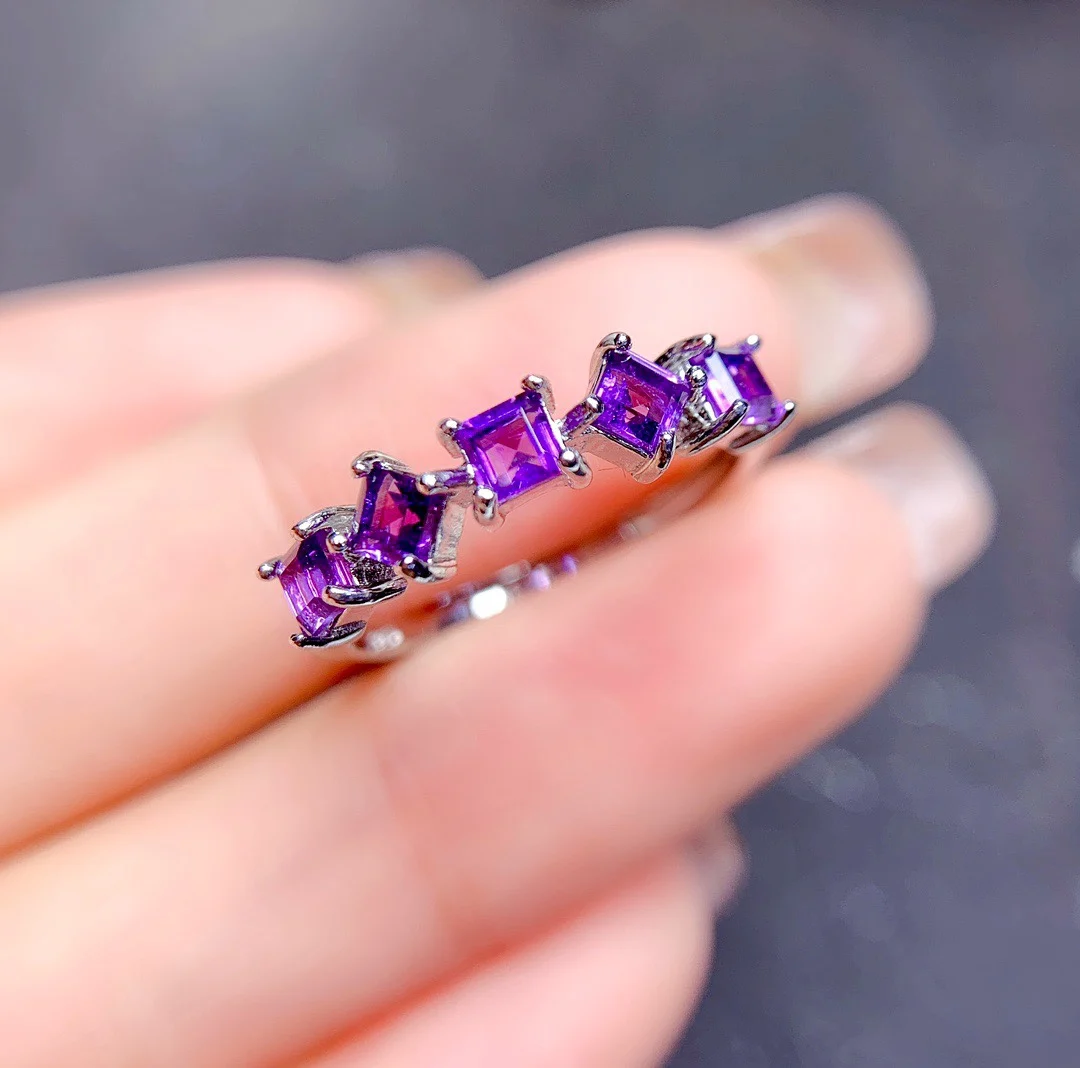 Кольцо из серебра 925 пробы с инкрустацией натурального аметиста размер основного