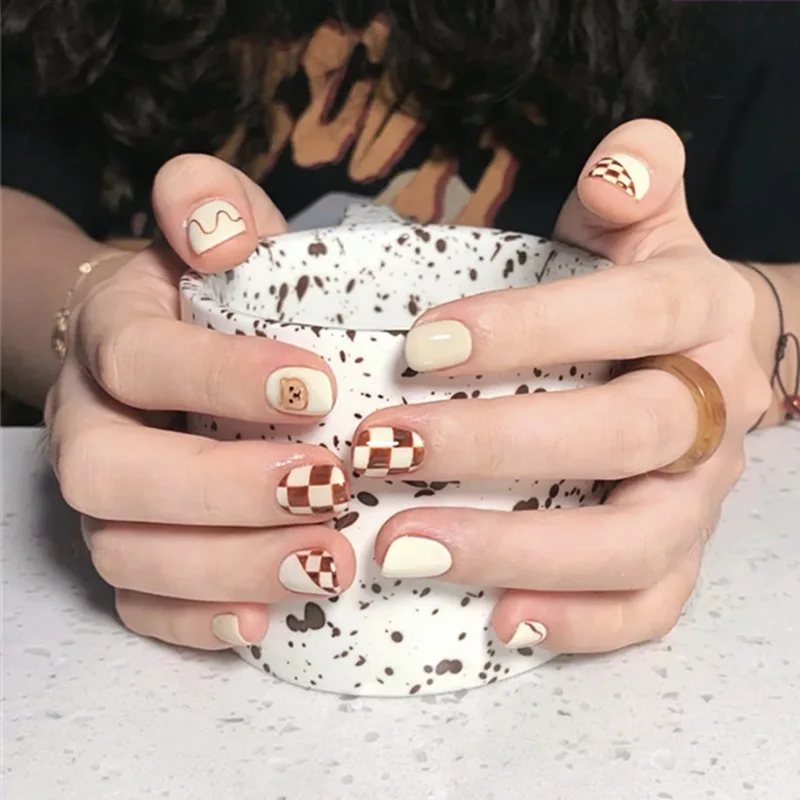 

Coffee Bear False Nail Art Lattice False Design Setting Gradual Change Nail Tip Kiss Nail Art