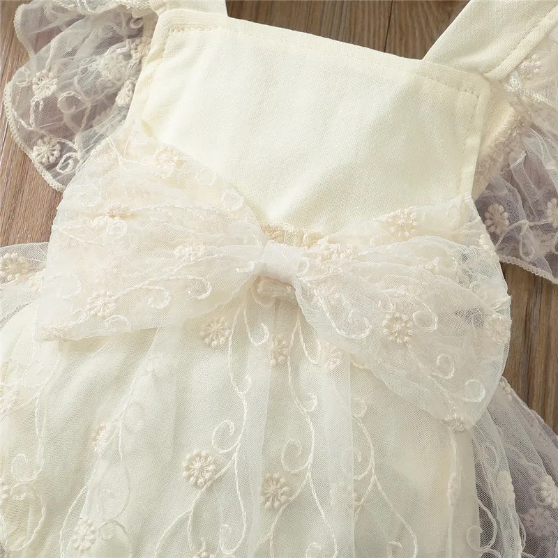 Ромпер для маленьких девочек без рукавов с кружевной вставкой, узором цветов и сладким стилем с бантиком - летняя одежда для праздников и дня рождения.