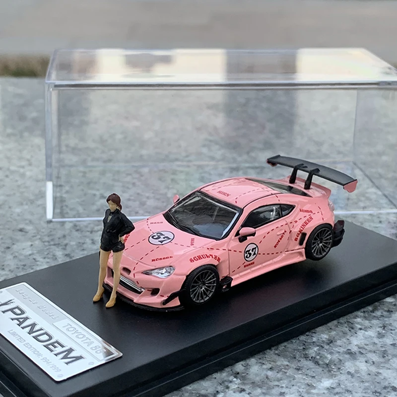 

1:64 Scale TOYOTA'S GT86 GULF 86 Diecast Alloy Simulation Car Model with Figure Toy Vehicle Fans Collectible Souvenir Gift