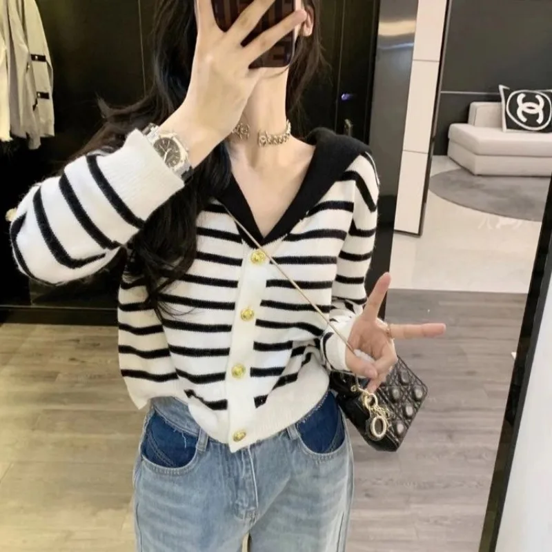 Женский кардиган вязаный свитер Academy темно-синий с воротником на весну и лето