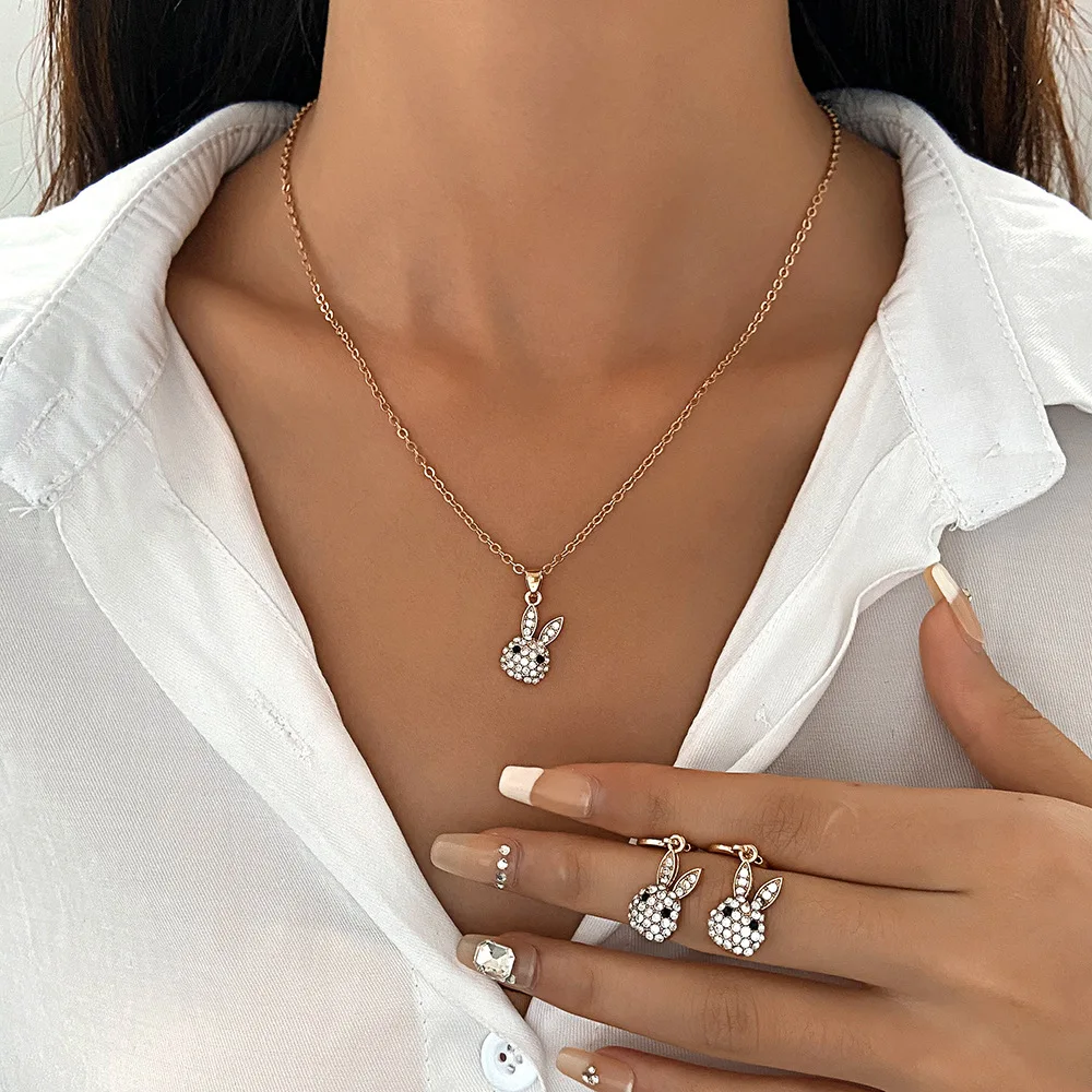 

3pcs Luxury Rhinestone Treasures Lucky Rabbit Necklace Cute Bunny Dangle Earring Alloy Jewelry Set Valentine's Day Gift for Her
