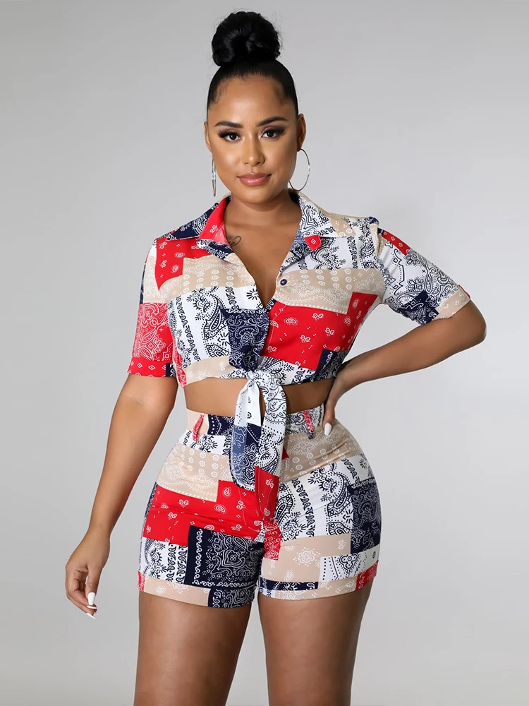 

Женский комплект для бега из двух предметов, винтажная Бандана с принтом, модная рубашка с отложным воротником и коротким рукавом и шорты-ба...