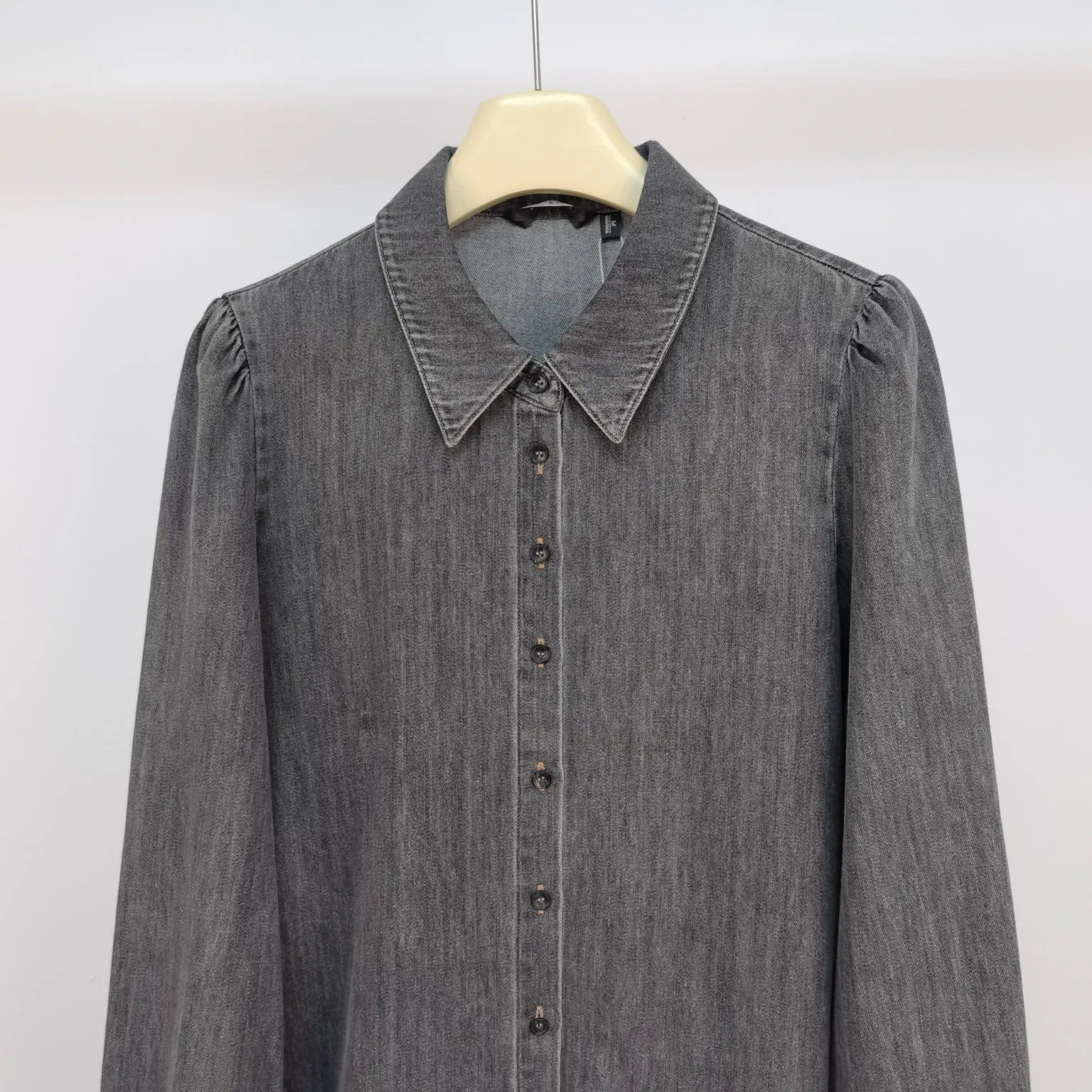 Весна 2024 универсальная модная серая однобортная джинсовая рубашка Shifani топ 3f32249