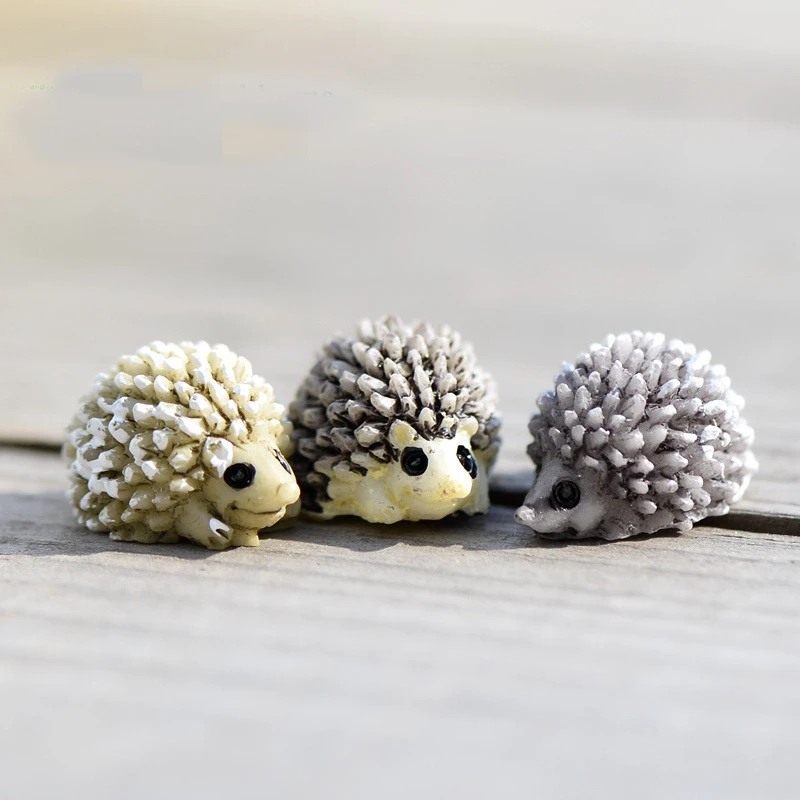

10PCS Miniatures Terrarium Figurines Mini Garden Decoration Hedgehog Fairy Garden Chair Craft Decoration Terrarium Figurine