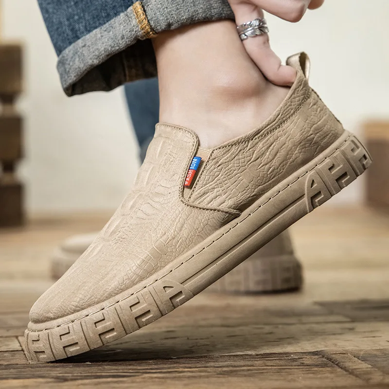 

Men Shoes Umbrella Cloth Slip-on Board Shoes Loafers Breathable Crocodile Pattern Sneakers Lazy Shoes Zapatos Hombre Casuales