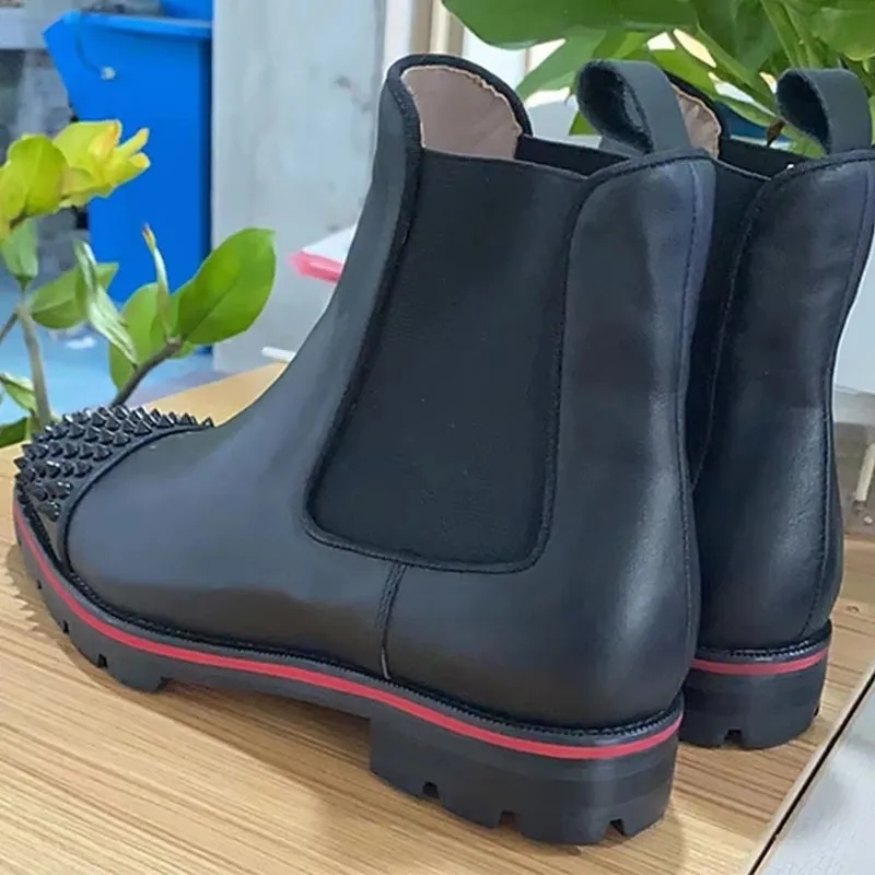 Дизайнерская обувь Классические мужские ботильоны из эластичной кожи с шипами