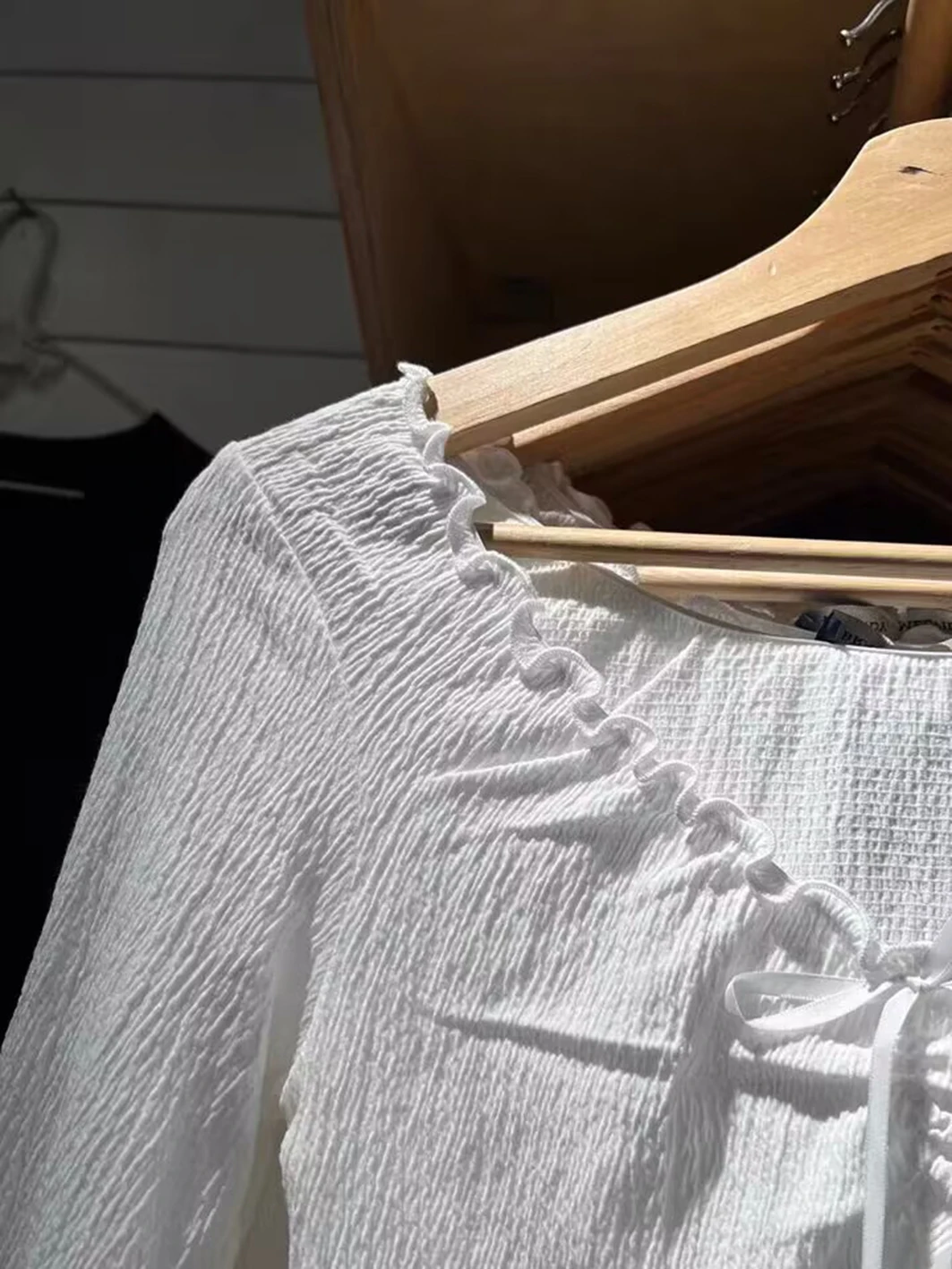 Футболка с длинным рукавом и складками женская весенняя футболка оборками