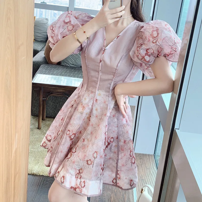 

High Quality Summer Dress New Fashion 2022 Women V-Neck Short Lantern Sleeve Pleated Spliced Floral Print Casual Mini Dress