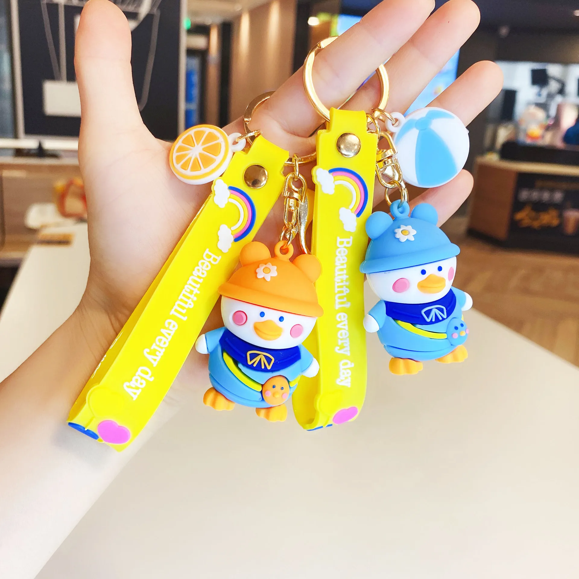 

Small Yellow Duck Keychains Women Cute Couple Animal Bag Pendant Key Chain Creative Car Key Pendant Keyring Gift Accessories