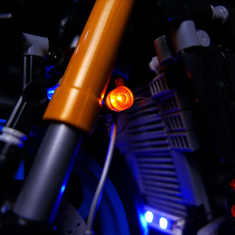 Фото Комплект светодиодных фонарей для LEGO 42159 Technical MT-10 SP Motorcycle, игрушка-светильник, подарок (не включает строительные блоки, кирпичи, наборы, модели) №5