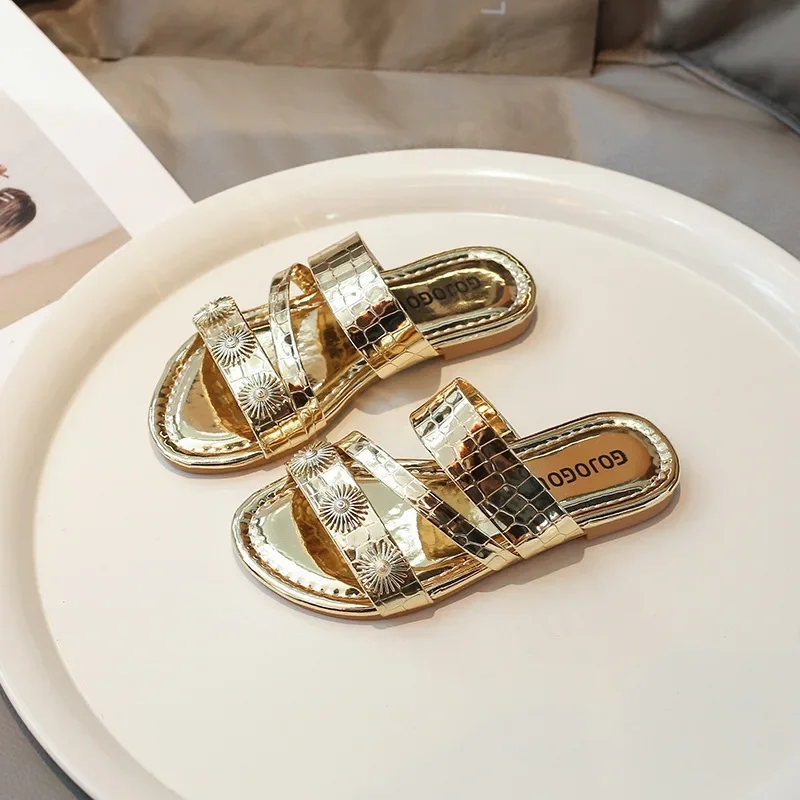 Модные уличные сандалии на плоской подошве для девочек новые летние модные