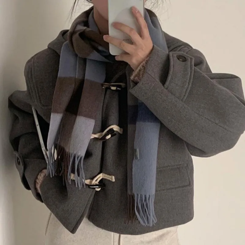 Куртка женская с длинным рукавом на пуговицах капюшоном